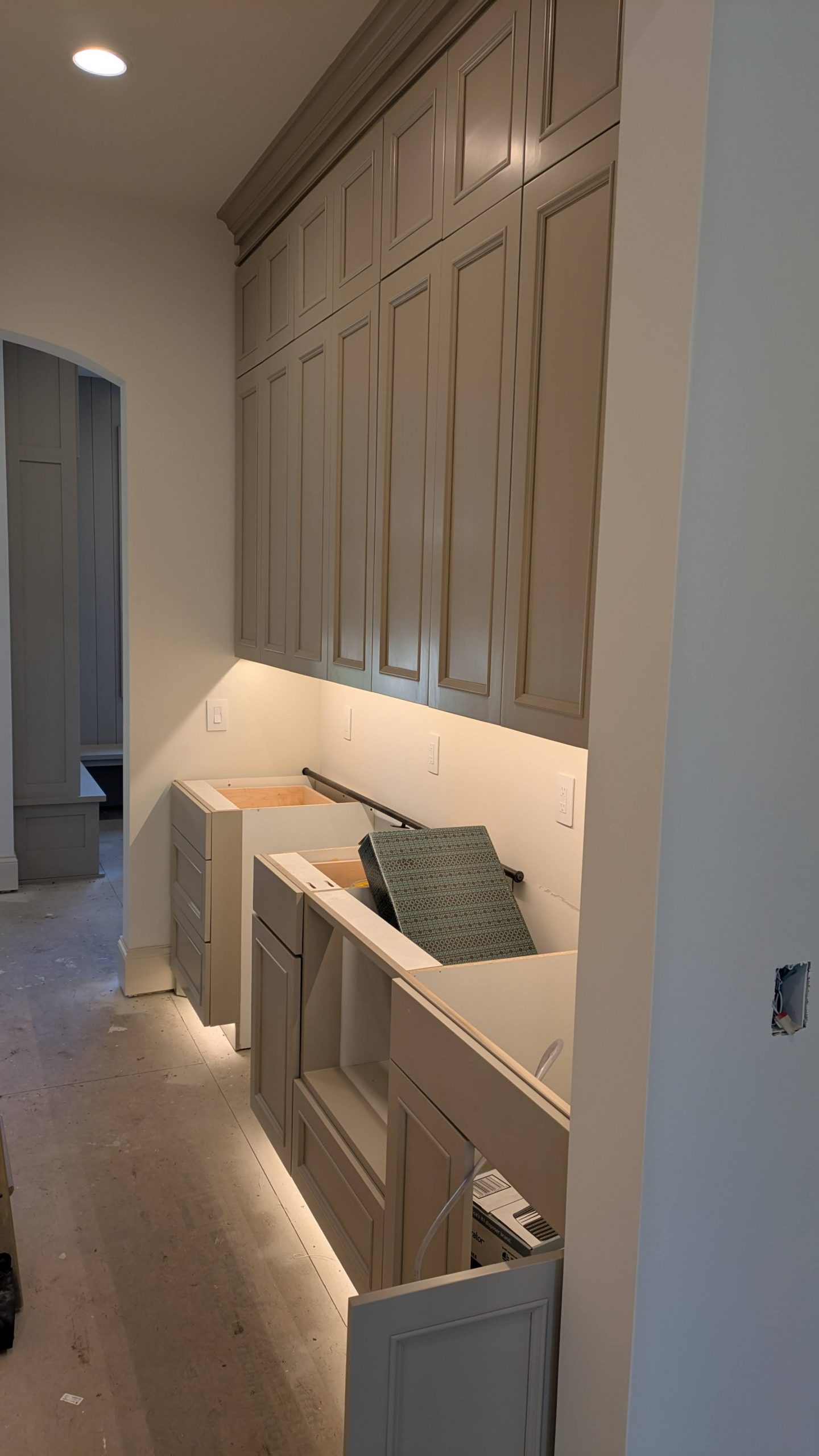 285NorthShore_ButlersPantry1