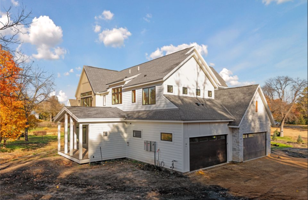 285NorthShore_Garage1