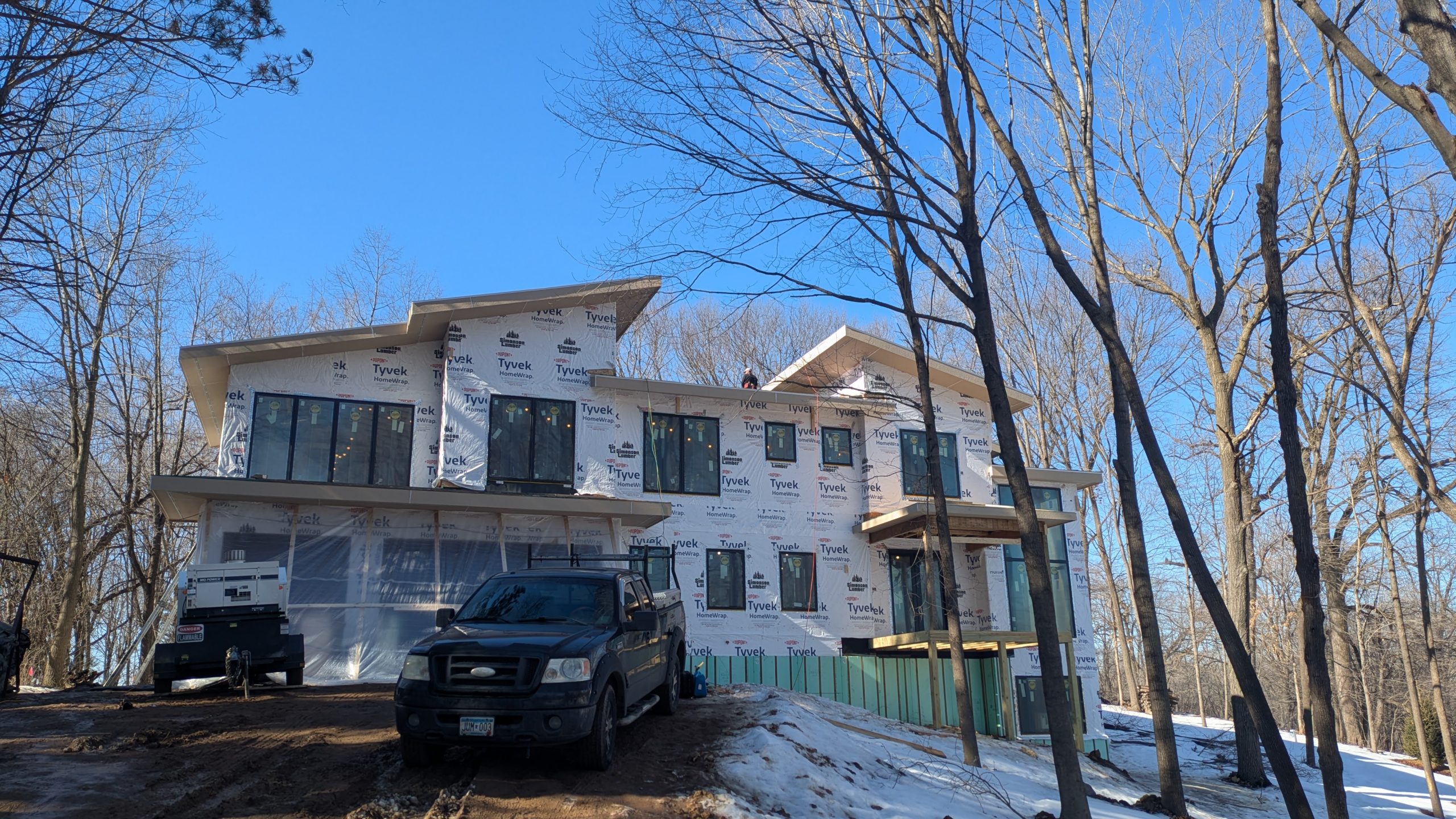 PXL_20260216_180333251.MP