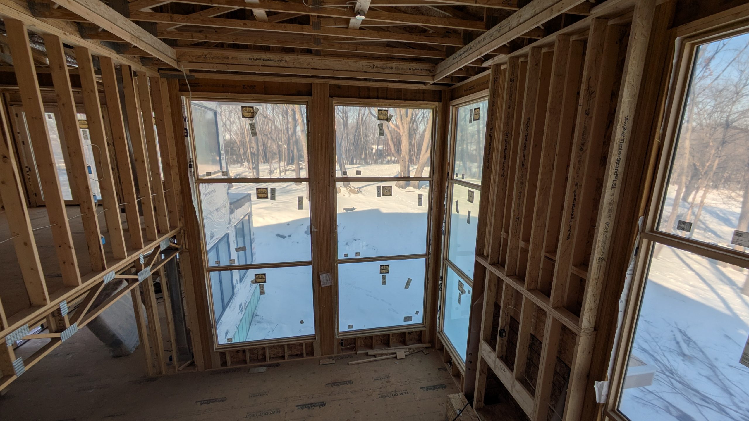 305_NShore_GreatRoomBalcony2